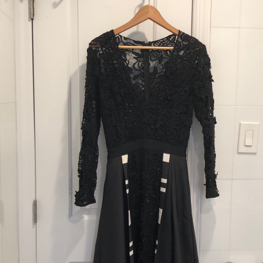 Sachin & Babi black flower appliqué gown size2
